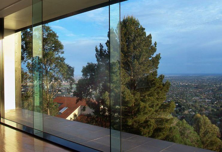 Este recubrimiento metálico permite que los vidrios formen un aislamiento térmico en tu hogar